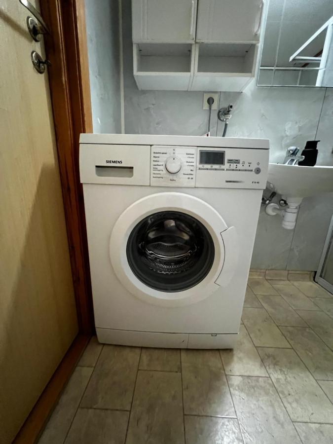 Privat Rom I Leilighet Hotel Сондал Екстериор снимка